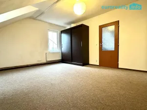 Pronájem bytu 2+kk, Karlovy Vary, Plzeňská, 57 m2