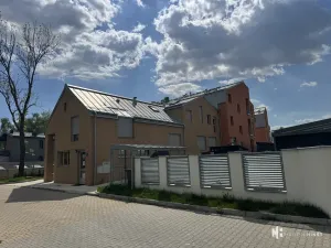 Pronájem bytu 1+kk, Praha - Dolní Měcholupy, Na návsi, 37 m2