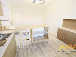 Pronájem bytu 2+kk, Hradec Králové - Nový Hradec Králové, třída Edvarda Beneše, 41 m2