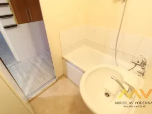 Pronájem bytu 2+kk, Hradec Králové - Nový Hradec Králové, třída Edvarda Beneše, 41 m2