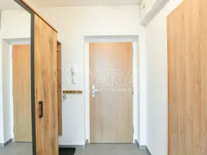 Pronájem bytu 1+kk, Praha - Uhříněves, Karla Guta, 34 m2