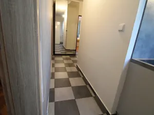 Prodej bytu 3+1, Karlovy Vary, Krymská, 68 m2