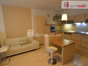 Pronájem bytu 1+kk, Praha - Prosek, Trmická, 36 m2