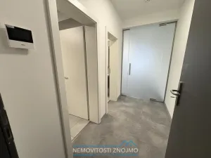 Pronájem bytu 2+kk, Znojmo, Sládkova, 61 m2