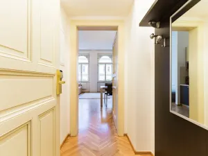 Pronájem bytu 2+kk, Praha - Nové Město, Hálkova, 49 m2