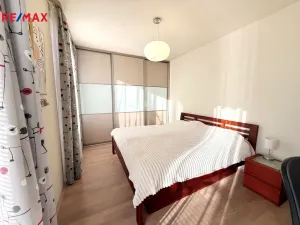 Pronájem bytu 4+1, Praha - Kobylisy, Služská, 86 m2