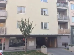 Pronájem garáže, Brno - Královo Pole, Rostislavovo náměstí, 15 m2