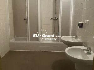 Pronájem kanceláře, Varnsdorf, 5. května, 151 m2