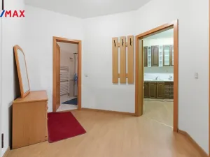 Prodej bytu 2+1, Karlovy Vary - Drahovice, Blahoslavova, 63 m2