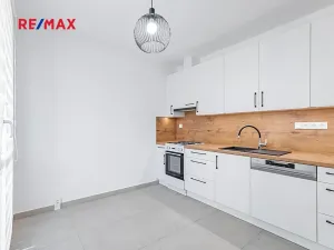 Pronájem bytu 1+1, Jindřichův Hradec, sídliště Vajgar, 37 m2