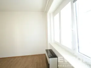 Pronájem bytu 1+kk, Praha - Nusle, U družstva Život, 33 m2