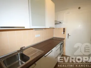 Pronájem bytu 1+kk, Praha - Nusle, U družstva Život, 33 m2