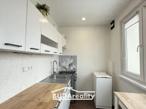 Prodej bytu 3+1, Zlín - Malenovice, Husova, 65 m2