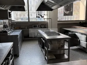 Pronájem restaurace, Pardubice, náměstí Republiky, 350 m2