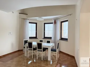 Prodej vily, Nová Role - Mezirolí, 350 m2