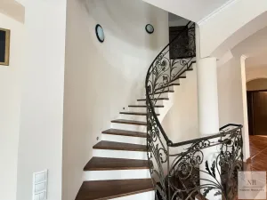 Prodej vily, Nová Role - Mezirolí, 350 m2