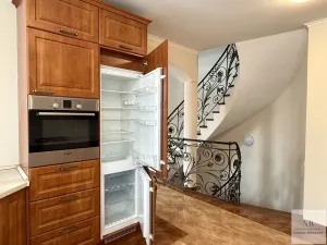 Prodej vily, Nová Role - Mezirolí, 350 m2