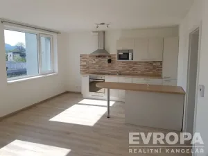 Pronájem bytu 2+kk, Hrádek nad Nisou, 1. máje, 55 m2