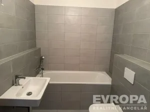 Pronájem bytu 1+kk, Liberec, Tovární, 40 m2