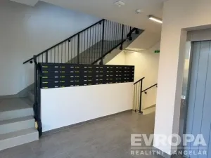 Pronájem bytu 1+kk, Liberec, Tovární, 40 m2