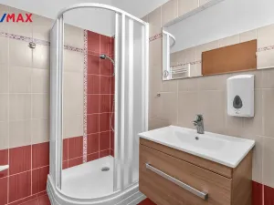 Pronájem kanceláře, Hradec Králové - Slezské Předměstí, Sládkova, 170 m2