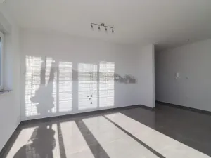 Prodej bytu 3+kk, Tribunj, Chorvatsko, 75 m2