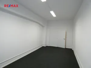 Pronájem kanceláře, Praha - Hloubětín, Nademlejnská, 25 m2
