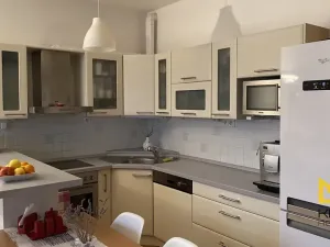 Pronájem bytu 2+kk, Praha - Prosek, Valečovská, 68 m2