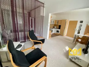 Pronájem bytu 1+kk, Praha - Uhříněves, náměstí Bratří Jandusů, 35 m2