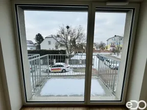 Pronájem bytu 1+kk, Praha - Hostavice, Českobrodská, 31 m2