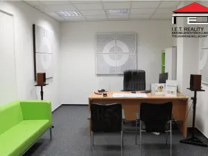 Pronájem kanceláře, Praha - Karlín, Sokolovská, 174 m2