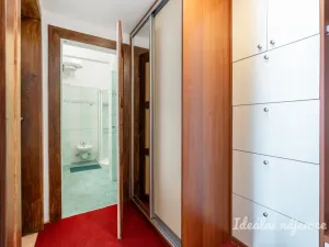 Pronájem bytu 2+kk, Praha - Nusle, Pod lázní, 40 m2