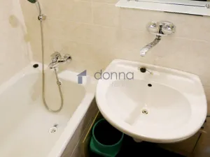 Pronájem bytu 1+kk, Praha, Na Ohradě, 31 m2