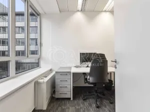 Pronájem kanceláře, Praha - Dejvice, Evropská, 318 m2