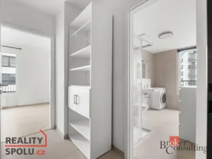 Pronájem bytu 1+kk, Plzeň - Skvrňany, Františka Kováříka, 41 m2