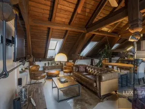 Prodej atypického bytu, Mikulov, Komenského, 164 m2