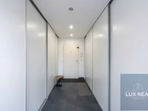 Prodej atypického bytu, Mikulov, Komenského, 164 m2