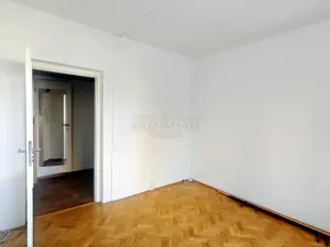 Pronájem bytu 2+1, Karlovy Vary, Krymská, 51 m2