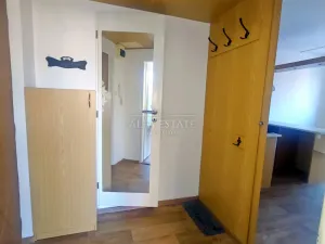 Pronájem bytu 2+1, Karlovy Vary, Krymská, 51 m2