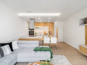 Prodej bytu 2+1, Holubice, 55 m2