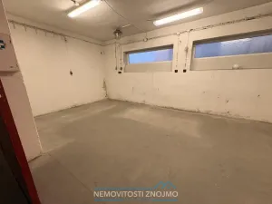 Pronájem výrobních prostor, Znojmo, Bolzanova, 496 m2