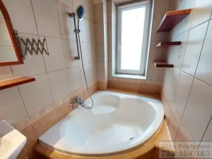 Prodej bytu 3+1, Krnov - Pod Bezručovým vrchem, Hlubčická, 68 m2