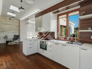 Prodej rodinného domu, Praha - Kyje, Hodějovská, 308 m2