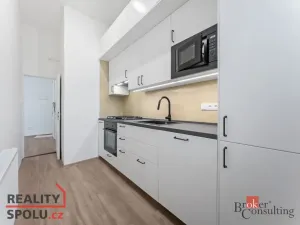 Pronájem bytu 3+1, Praha - Karlín, Sokolovská, 72 m2