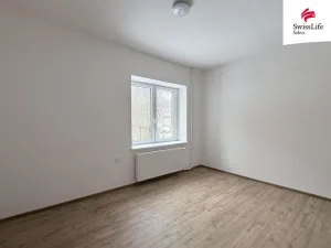 Pronájem bytu 1+kk, Úpice, Spojenců, 33 m2