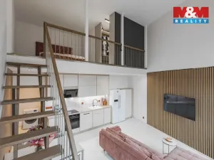Prodej bytu 4+kk, Klatovy - Klatovy III, Husovo náměstí, 78 m2