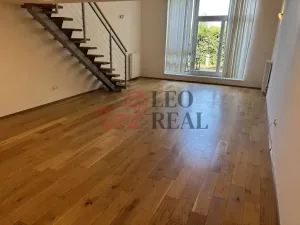 Pronájem atypického bytu, Praha - Lochkov, U sladovny, 85 m2