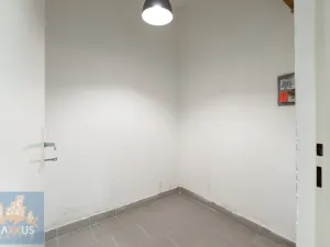 Pronájem obchodního prostoru, Praha - Strašnice, Počernická, 140 m2