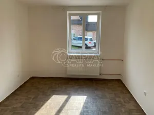 Pronájem bytu 1+1, Praha - Kbely, Semilská, 30 m2