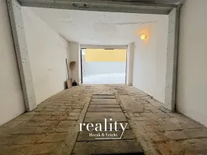 Pronájem garáže, Znojmo, nám. Kpt. Otm. Chlupa, 21 m2